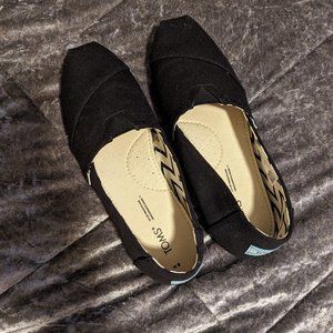 Women's Toms slip ons 8